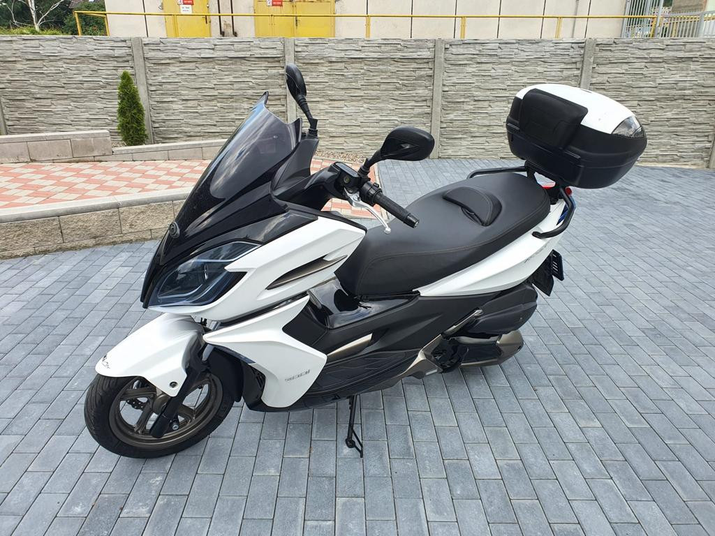 Kymco K-XCT 300i 