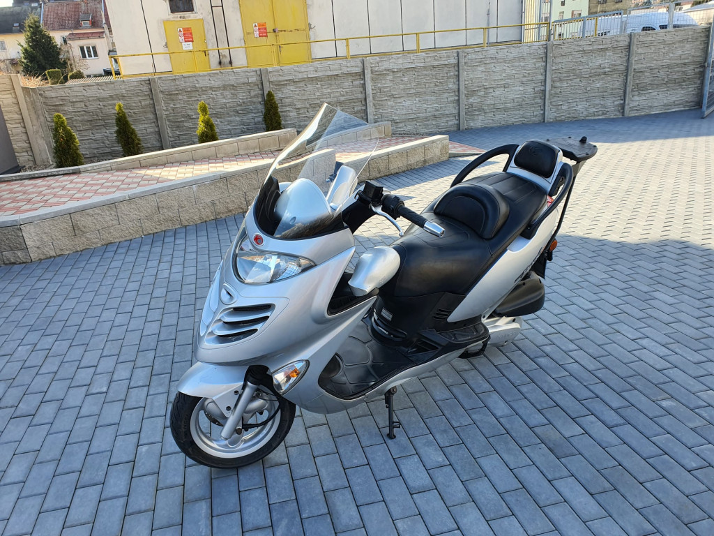 Kymco Grand Dink 250