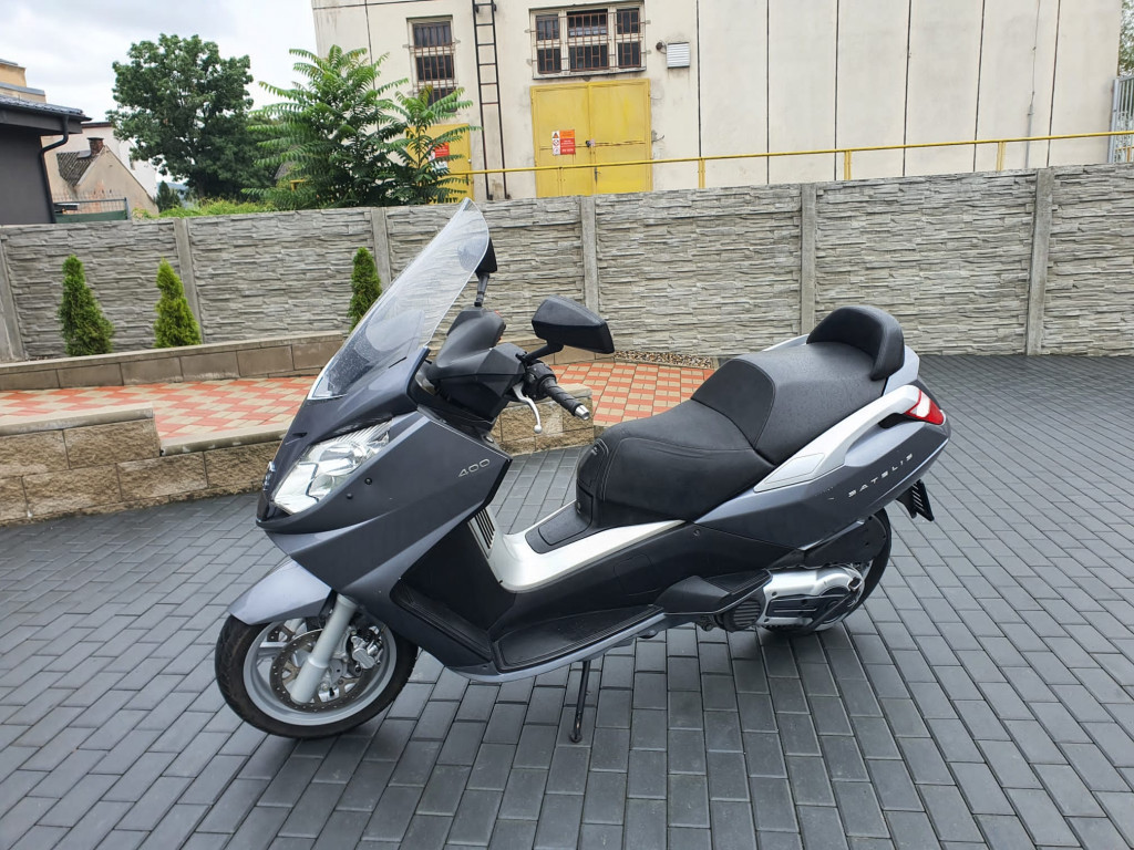 Peugeot Satelis 400