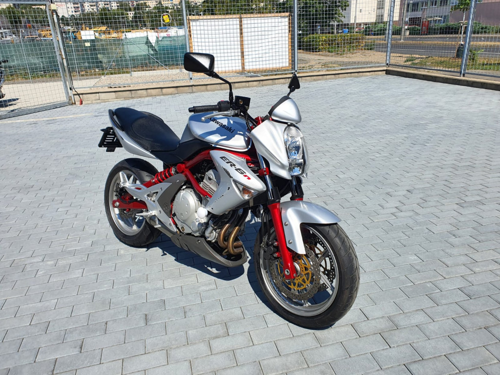 Kawasaki ER-6n 
