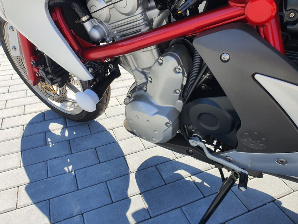 Kawasaki ER-6n 