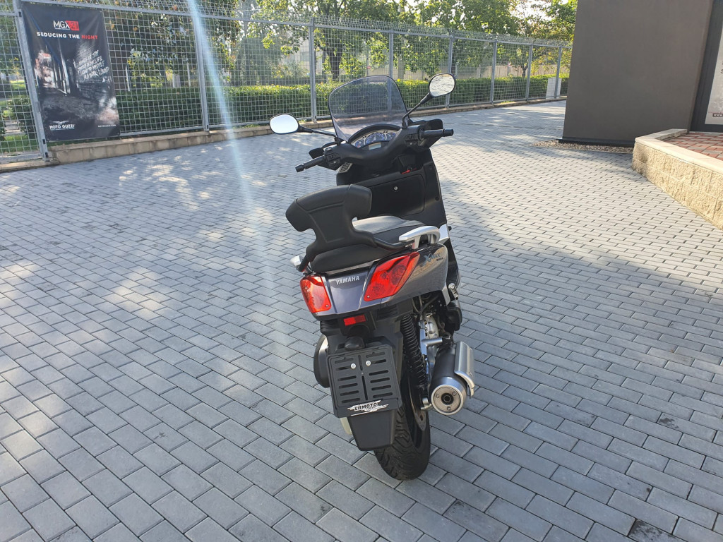 Yamaha X-Max 250 