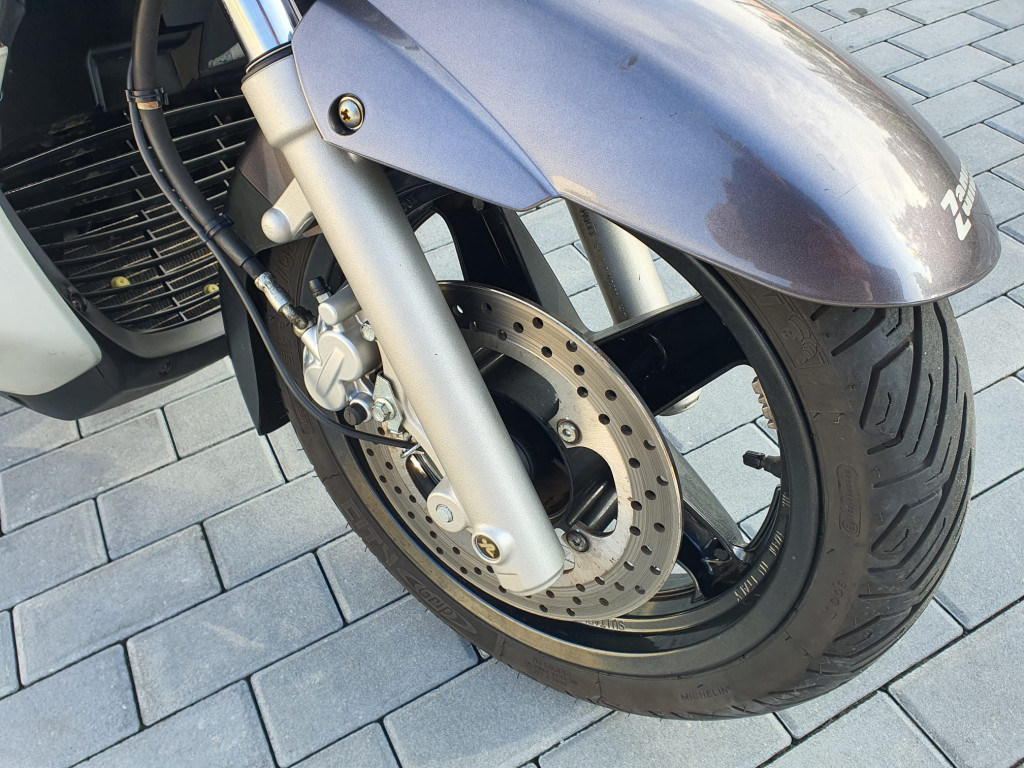 Yamaha X-Max 250 