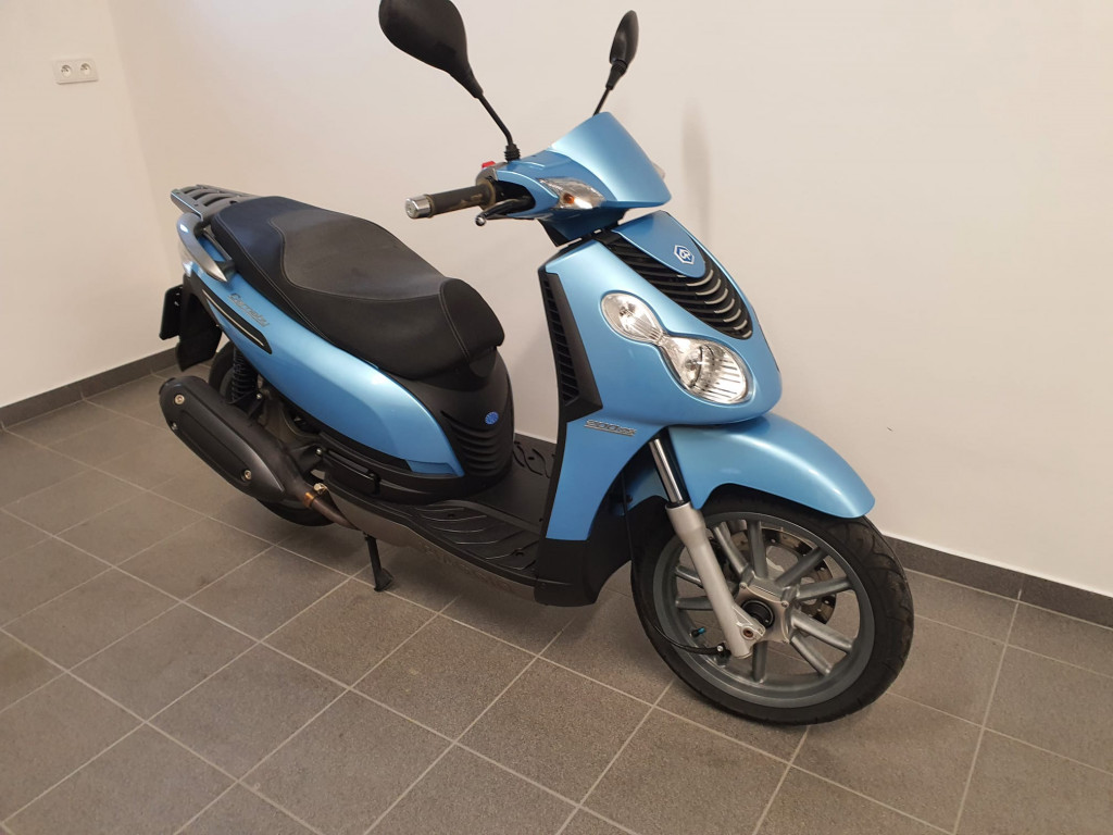 Piaggio Carnaby 200