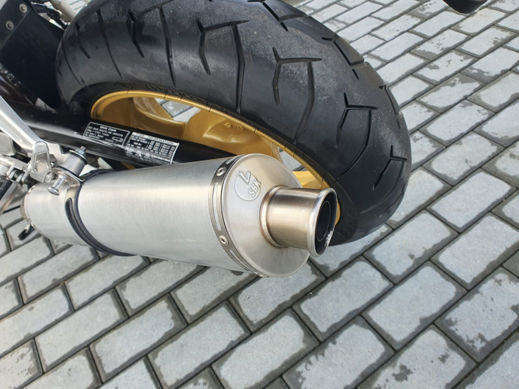 Honda VTR 1000F Firestorm-přestavba