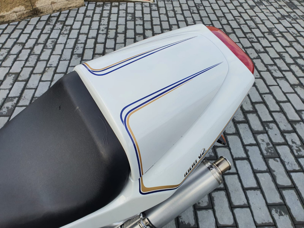 Honda VTR 1000F Firestorm-přestavba