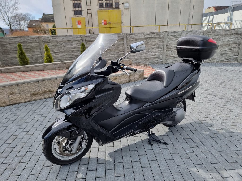 Suzuki Burgman 400
