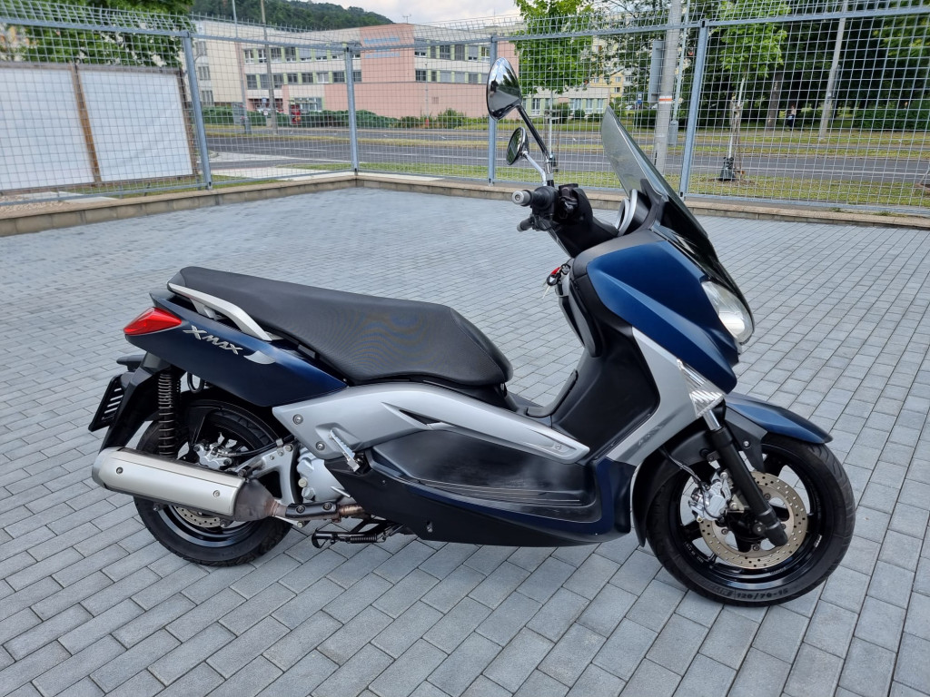 Yamaha X-Max 250 