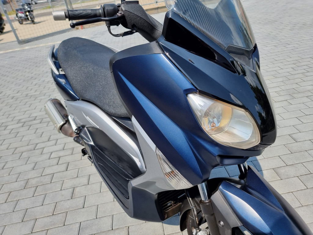 Yamaha X-Max 250 