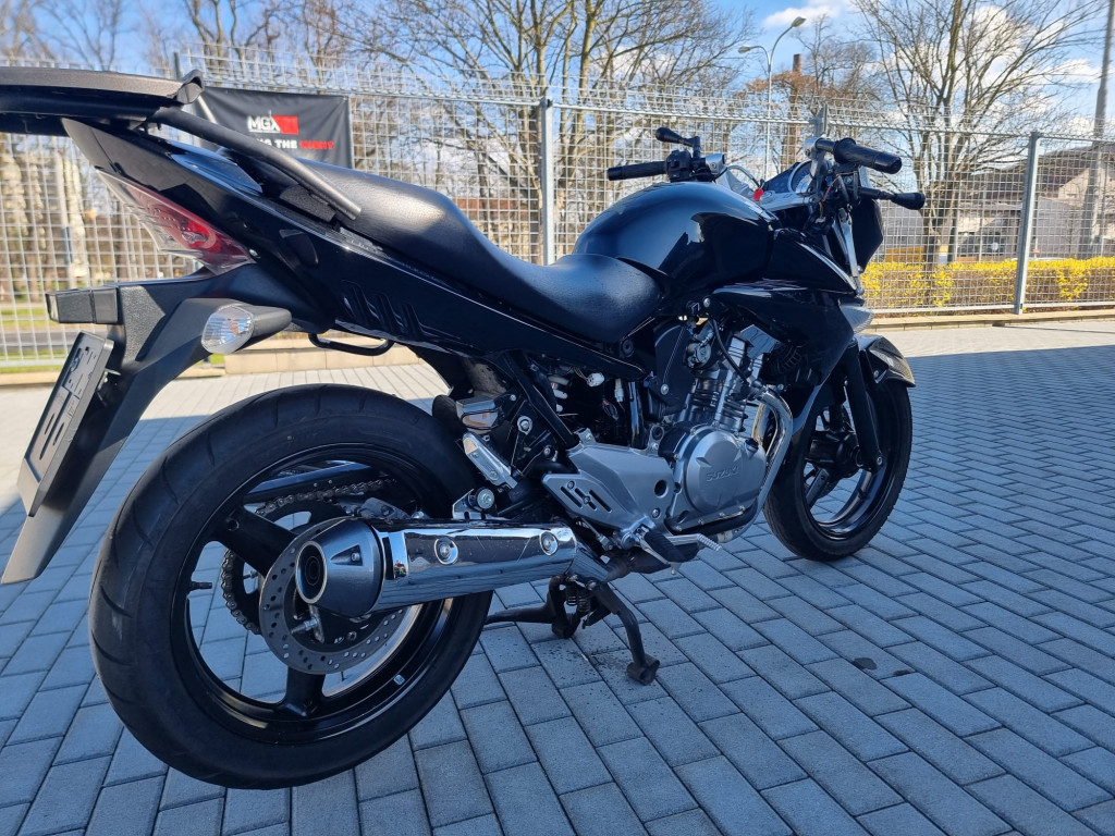 Suzuki Inazuma 250