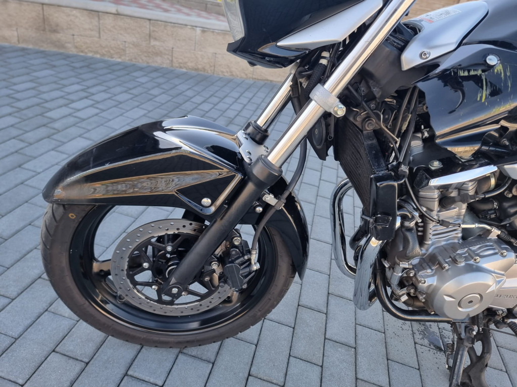 Suzuki Inazuma 250