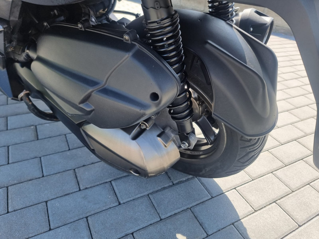 Kymco K-XCT 300i 