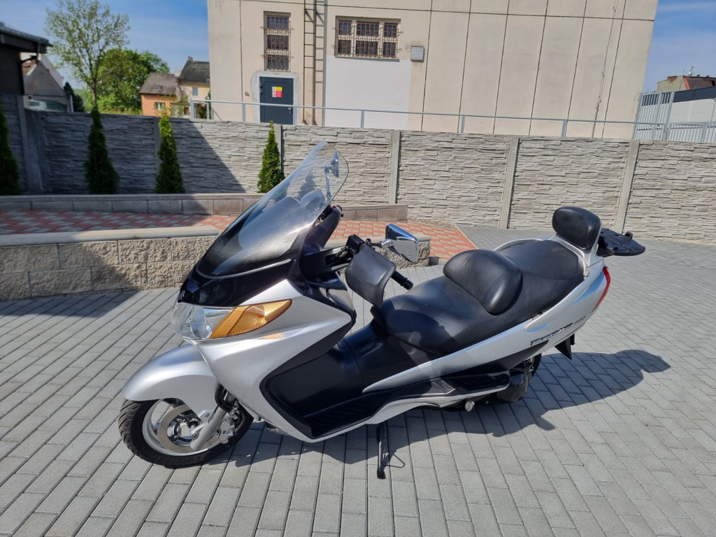 Suzuki Burgman 400