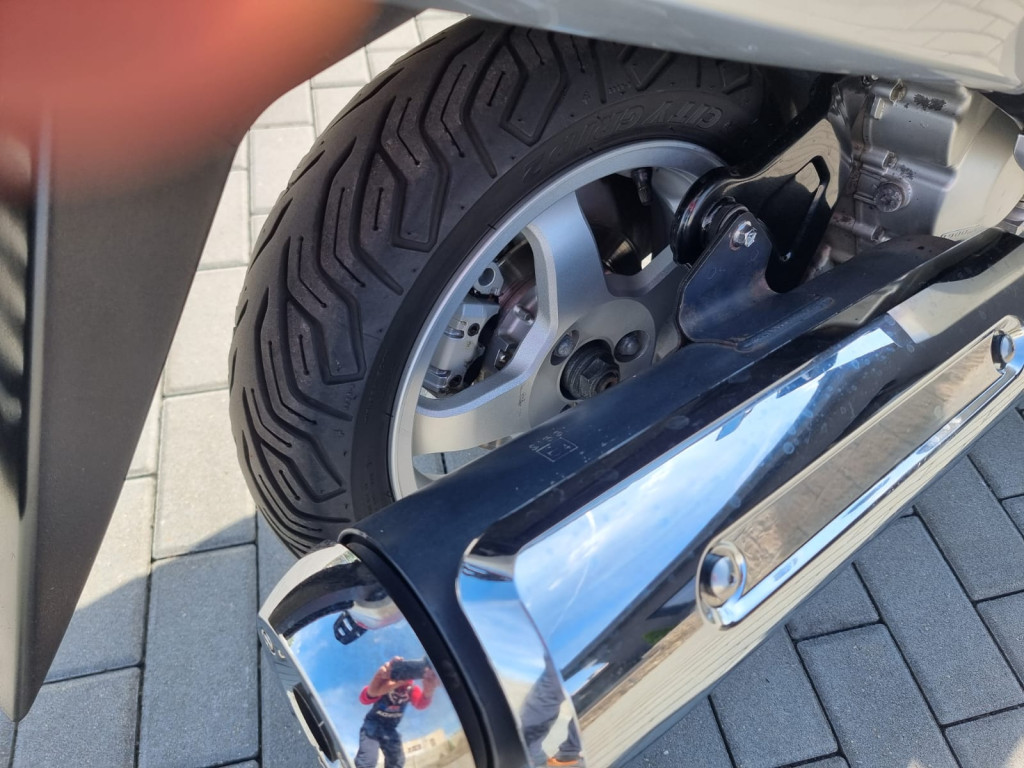 Suzuki Burgman 400